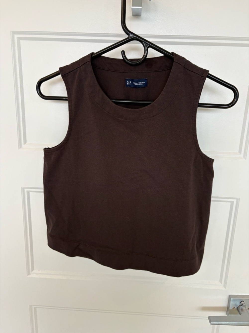 GAP Women’s Cropped Tank Top in Dark Brown